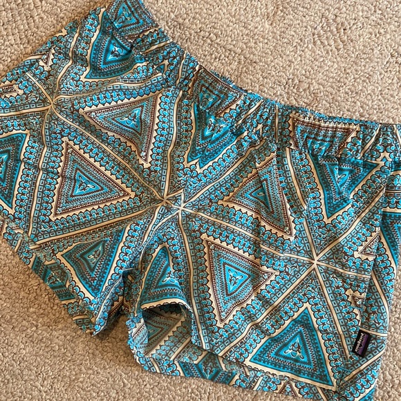 Patagonia Pants - Patagonia “Barely Baggies” Shorts - Size medium